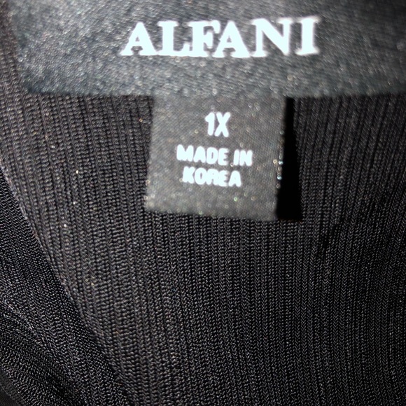 Alfani 1x NWT light weight cool shimmer top - Picture 5 of 5